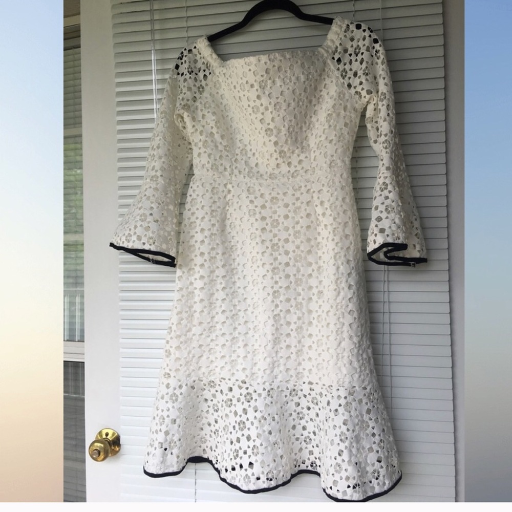 Chicwish off the shoulder dress!🖤
